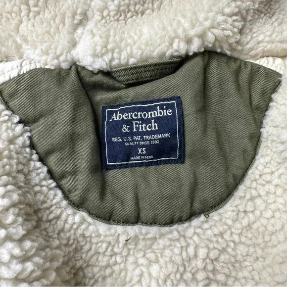 Abercrombie and Fitch Womens Sharpa Coat XS Green Lined Hooded Pockets - Picture 8 of 12